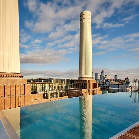 Art'Otel London Battersea Power Station, Powered By Radisson Hotels Exterior foto The Powerhouse Sky Pool