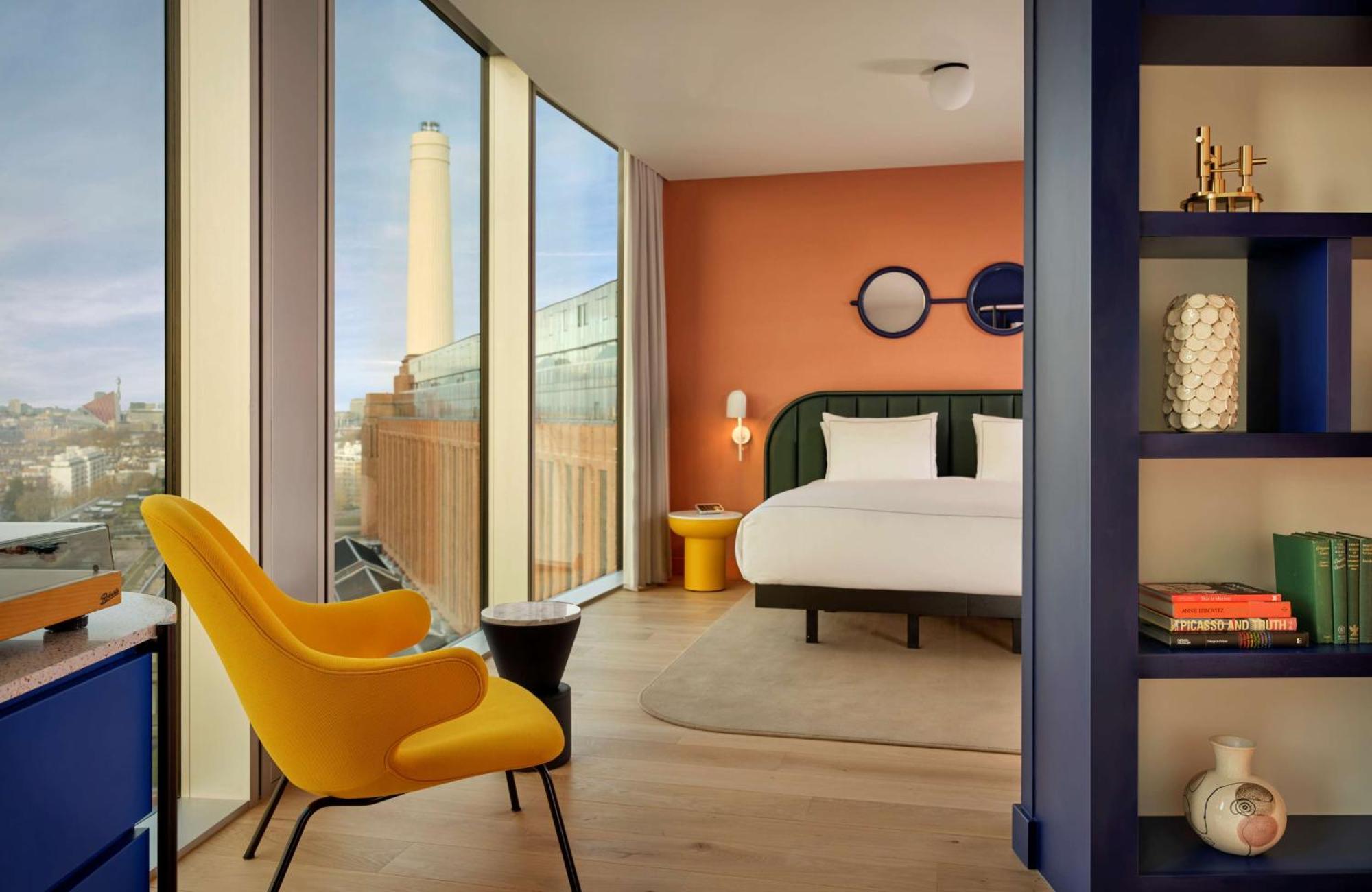 Art'Otel London Battersea Power Station, Powered By Radisson Hotels Exterior foto A bedroom at the Standard London