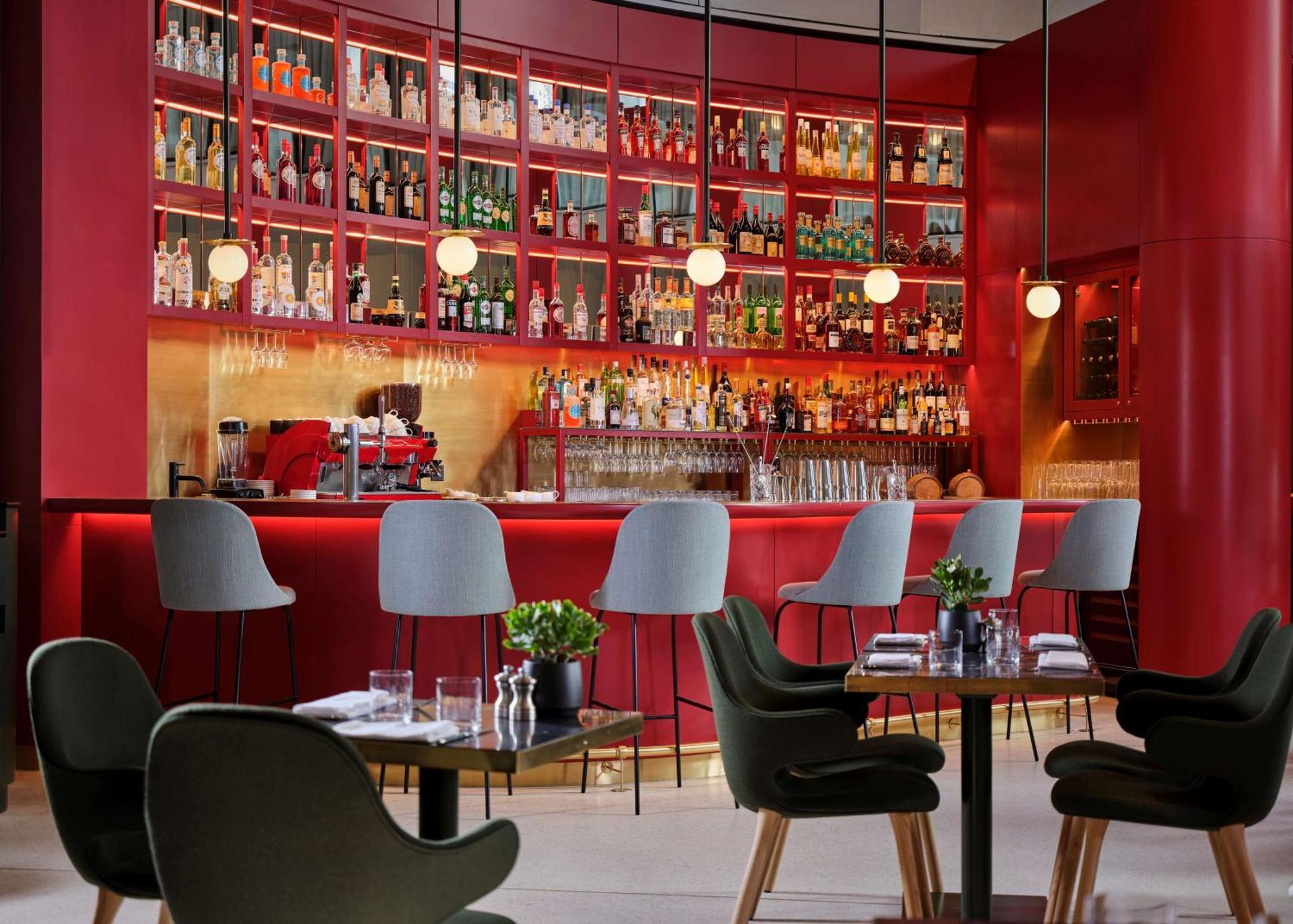 Art'Otel London Battersea Power Station, Powered By Radisson Hotels Exterior foto The bar at the hotel