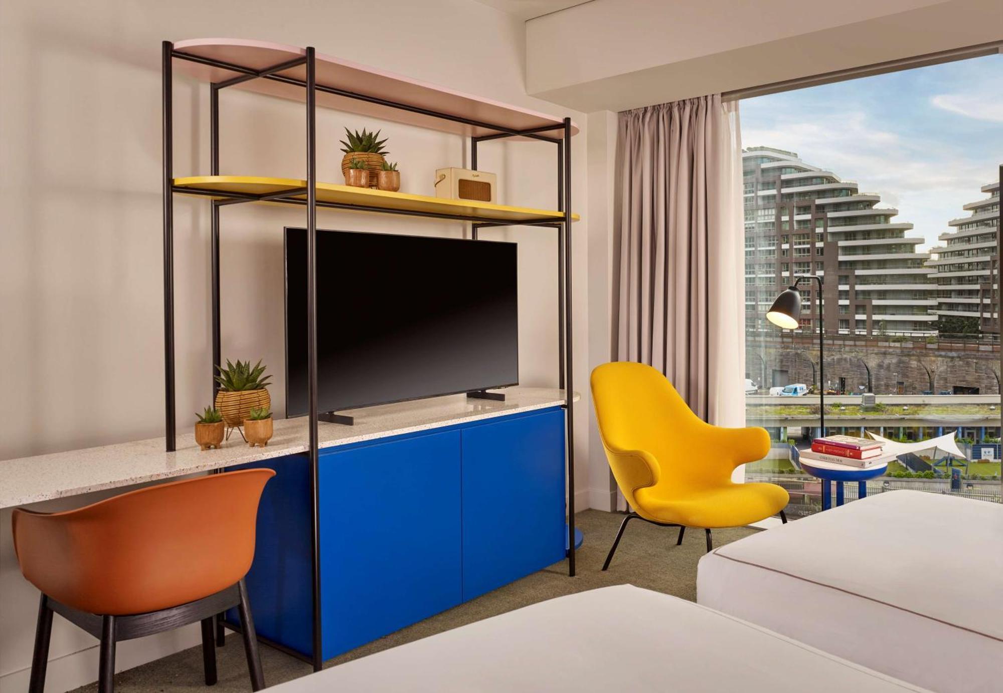 Art'Otel London Battersea Power Station, Powered By Radisson Hotels Exterior foto A room at the hotel