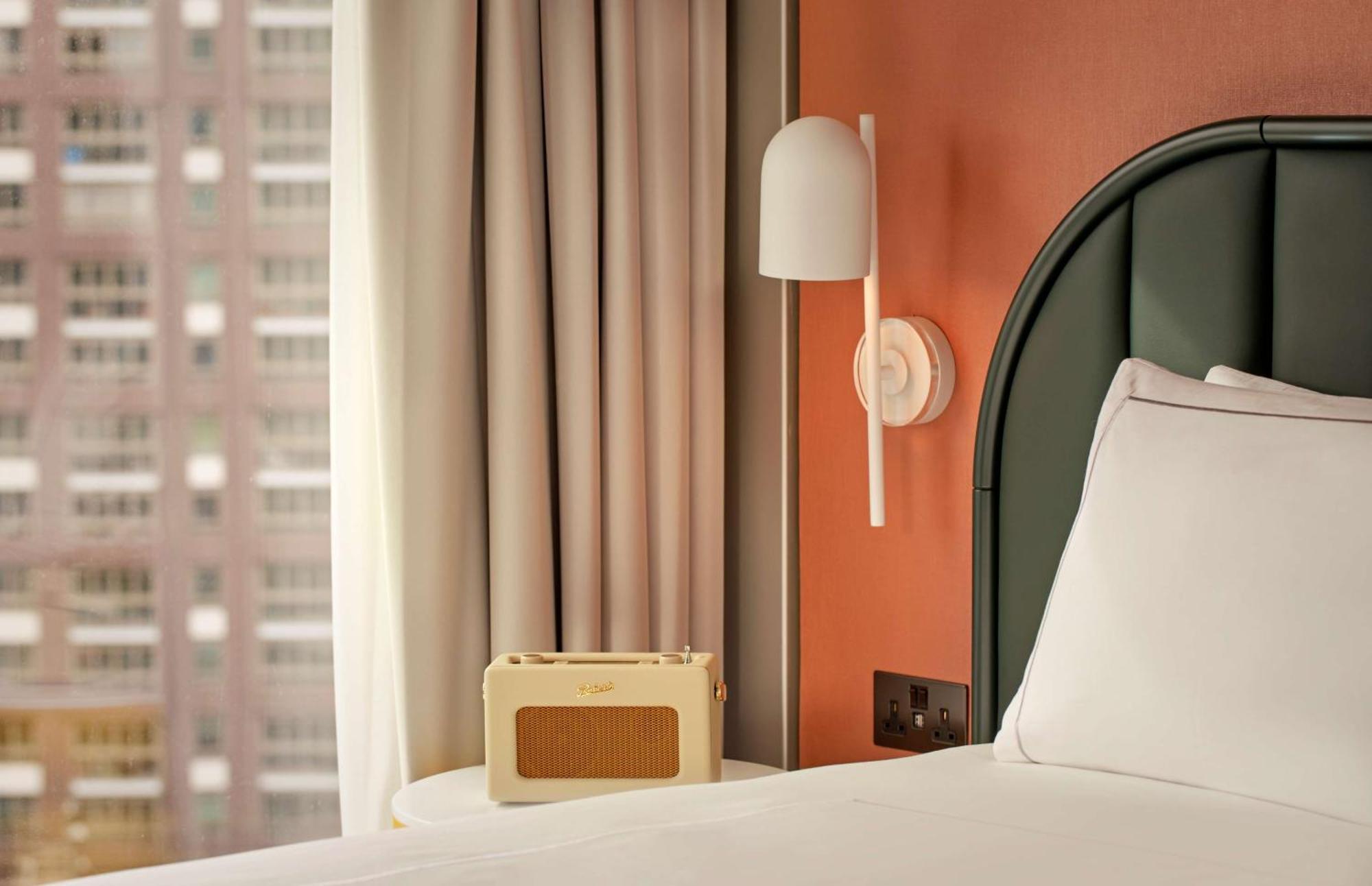 Art'Otel London Battersea Power Station, Powered By Radisson Hotels Exterior foto A bedroom at the hotel