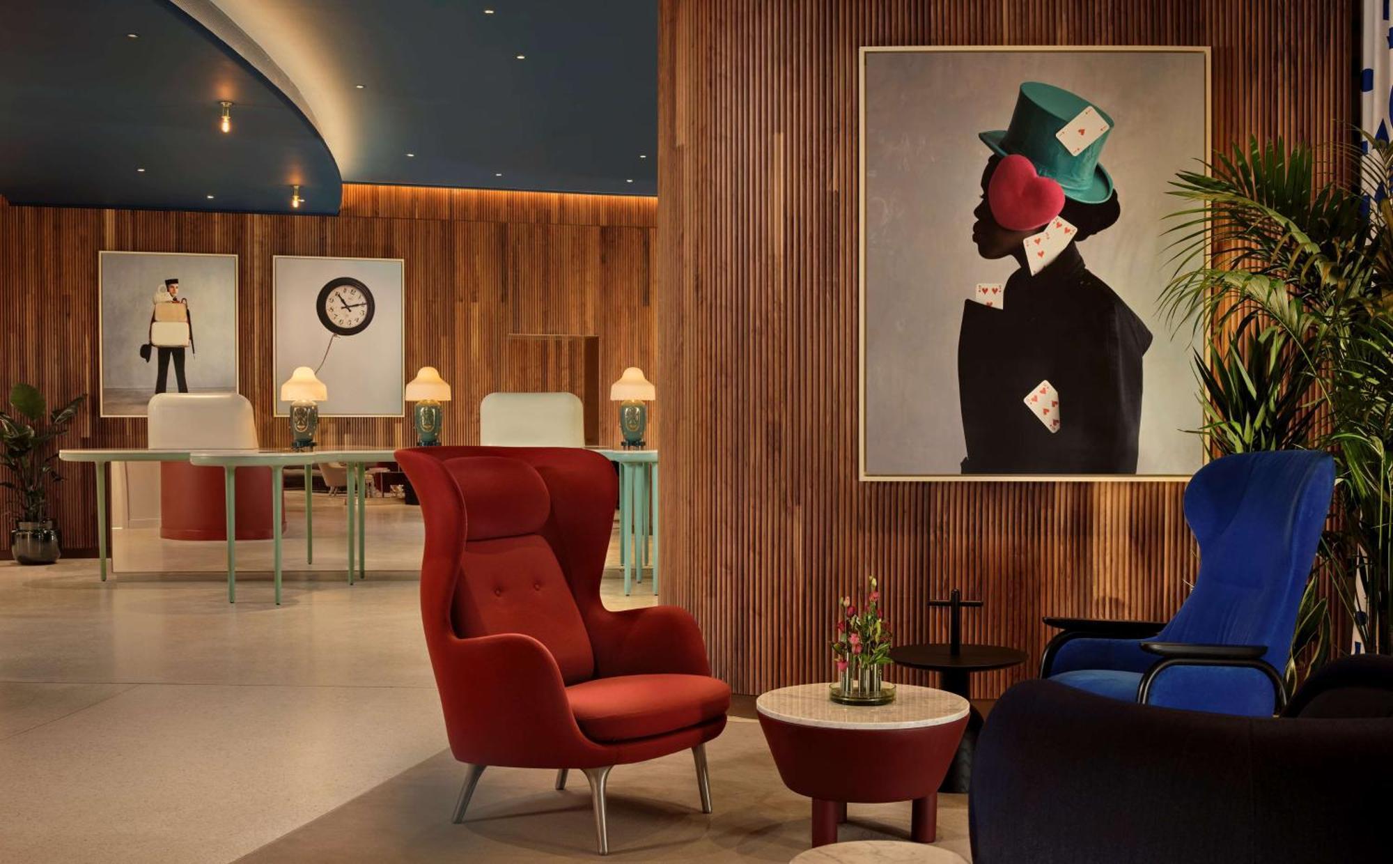 Art'Otel London Battersea Power Station, Powered By Radisson Hotels Exterior foto The lobby of the hotel